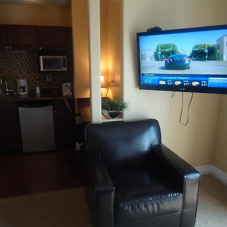Bayside Inn & Waterfront Suites Kingston Szoba fotó