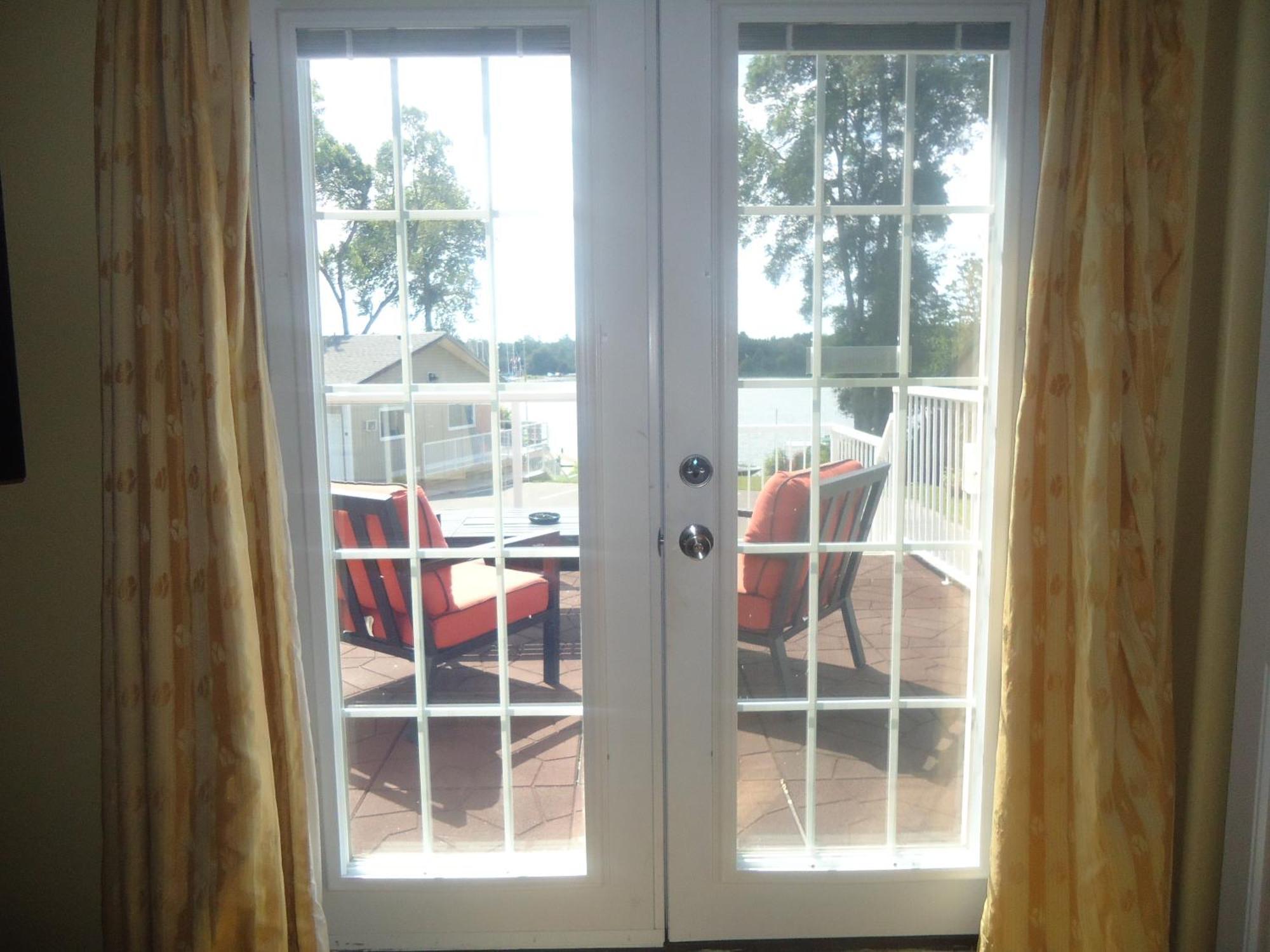 Bayside Inn & Waterfront Suites Kingston Szoba fotó